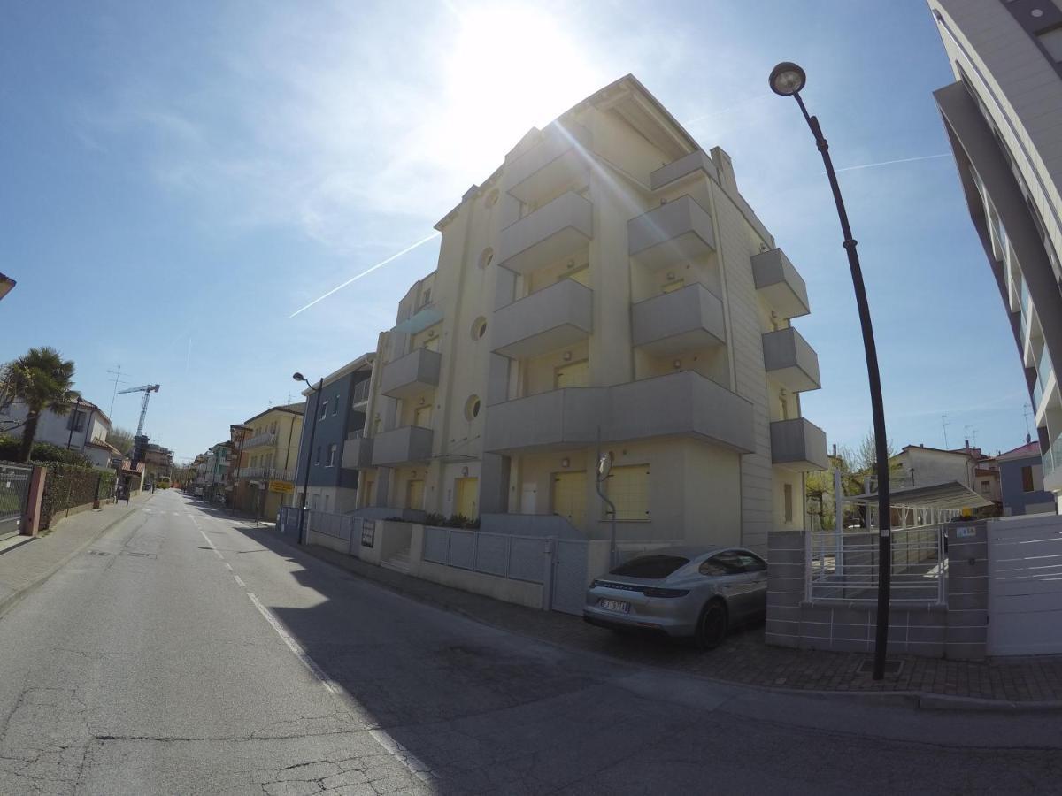 Attico Margherita - Agenzia Cocal Apartment กาออร์เล ภายนอก รูปภาพ